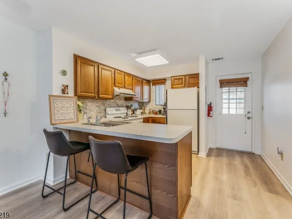 7 Westchester Ter, Clinton Twp., NJ 08801