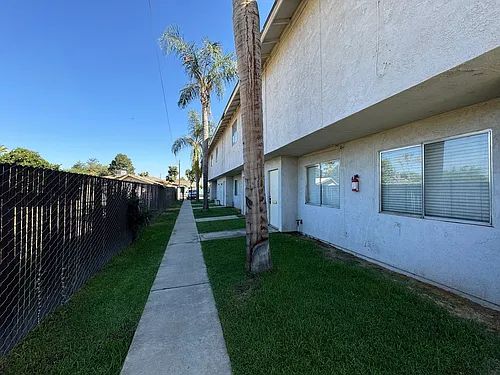 631 28th St Photo 1