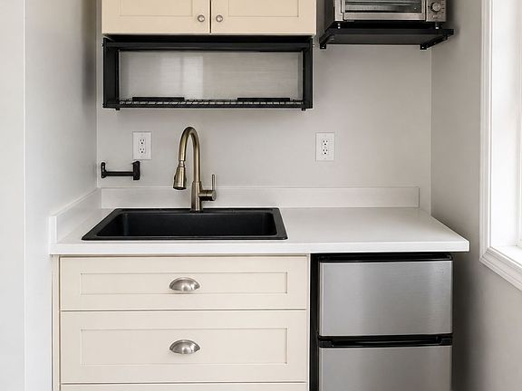 5th image of 850 Bathurst St #301