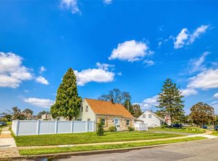 80 Wolcott Rd, Levittown, NY 11756