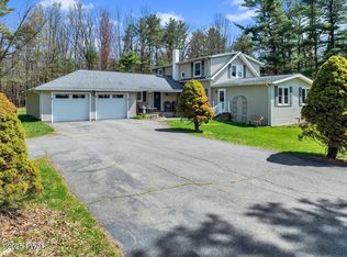 73 Lakeshore Dr, Lakeville, PA 18438