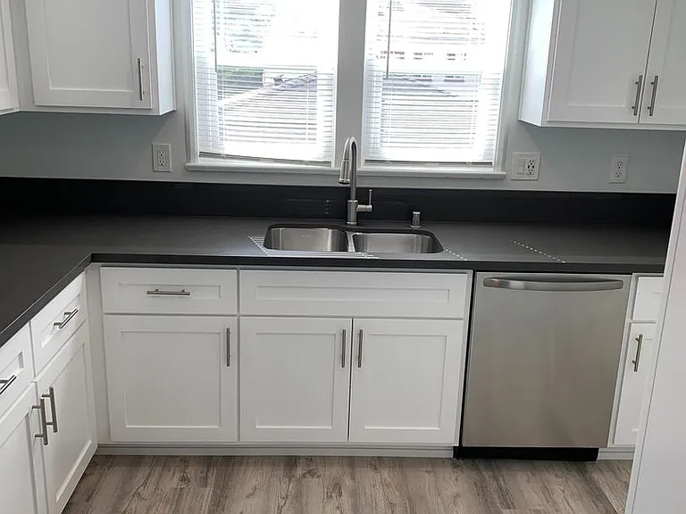 2156-2160 Earl Ave. Apts. — Photo 12