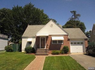 37 Durand Pl, Rochelle Park, NJ 07662