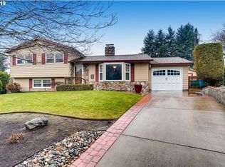 2033 NE 95th Pl, Portland, OR 97220