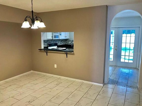 5th image of 569 Kensington Lake Cir