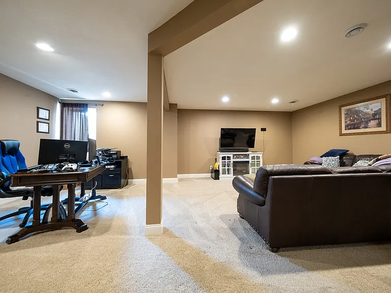 15615 Dunberry Way — Photo 30
