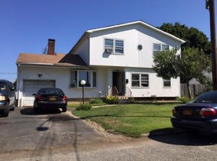 63 Rutledge St, Brentwood, NY 11717