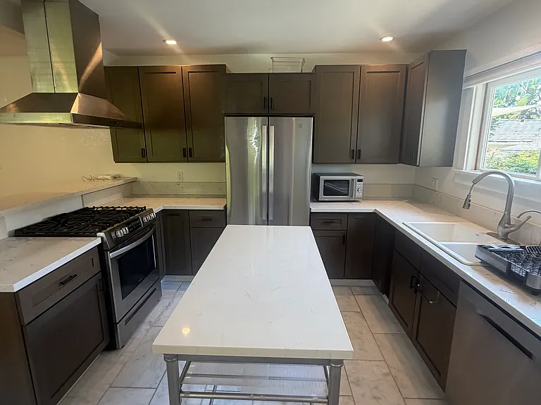 2335 Chapala St — Photo 4