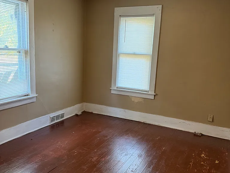 2802 Laurel Ave — Photo 9