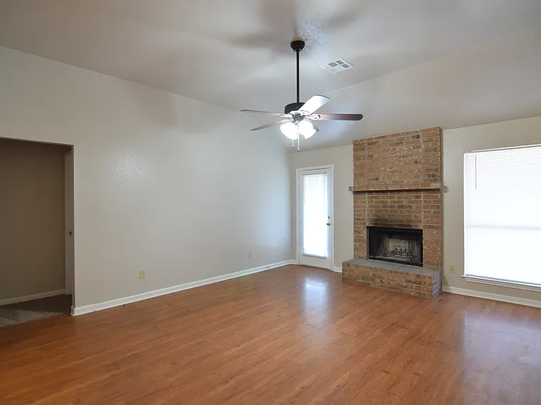 807 Hartrick Cir — Photo 10