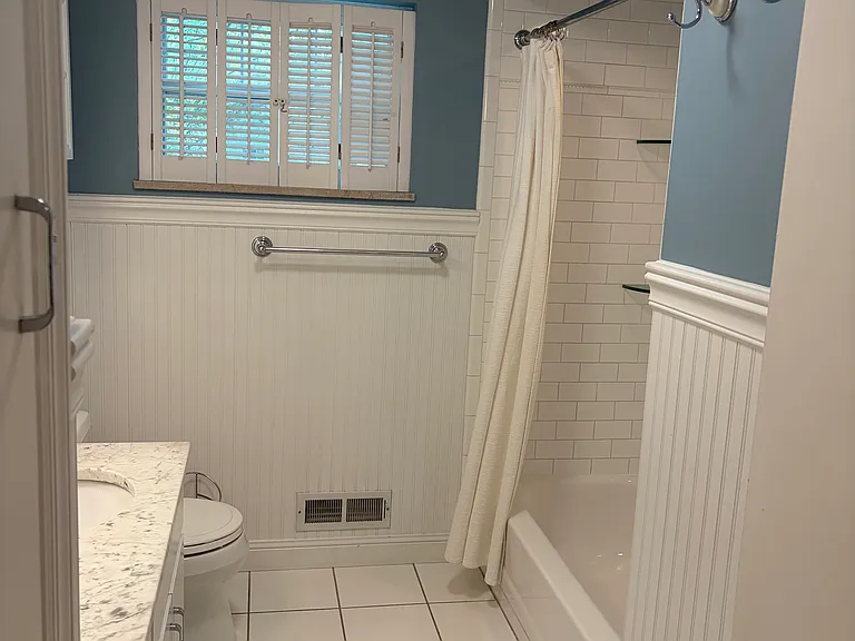 1481 Westminster Dr — Photo 1