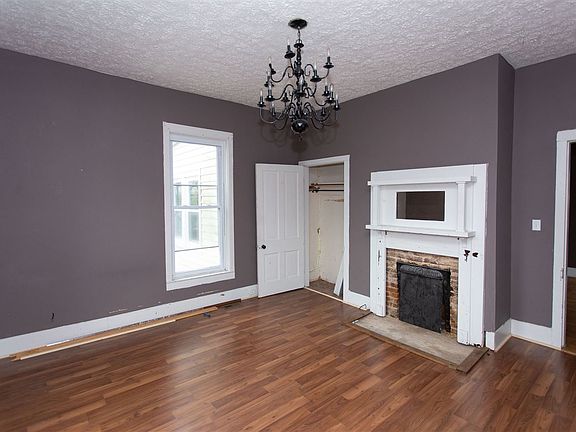4th image of 222 N College St