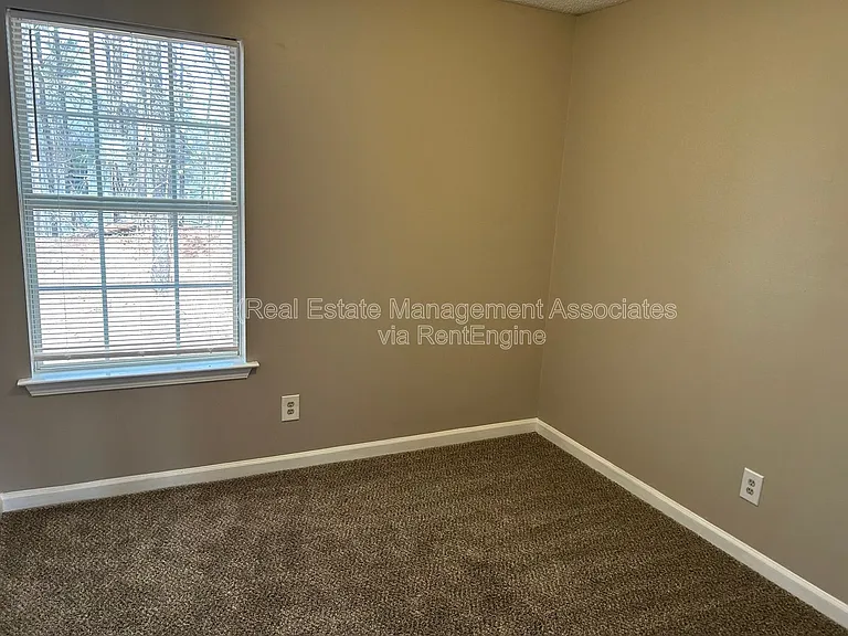 1840 Carrington Dr — Photo 5