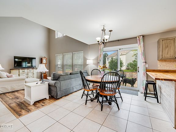 5th image of 5323 Whispering Oaks Dr