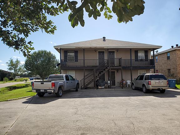 3rd image of 114 Vieux Orleans Cir
