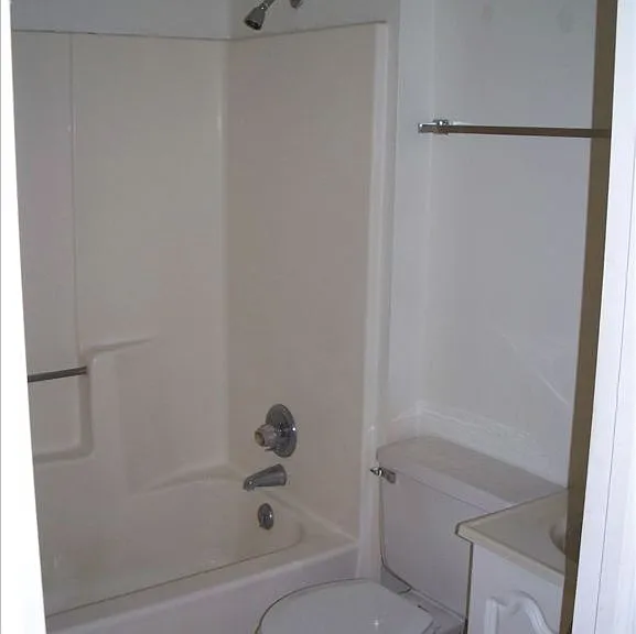 1051 Clyde Ave #6 — Photo 3