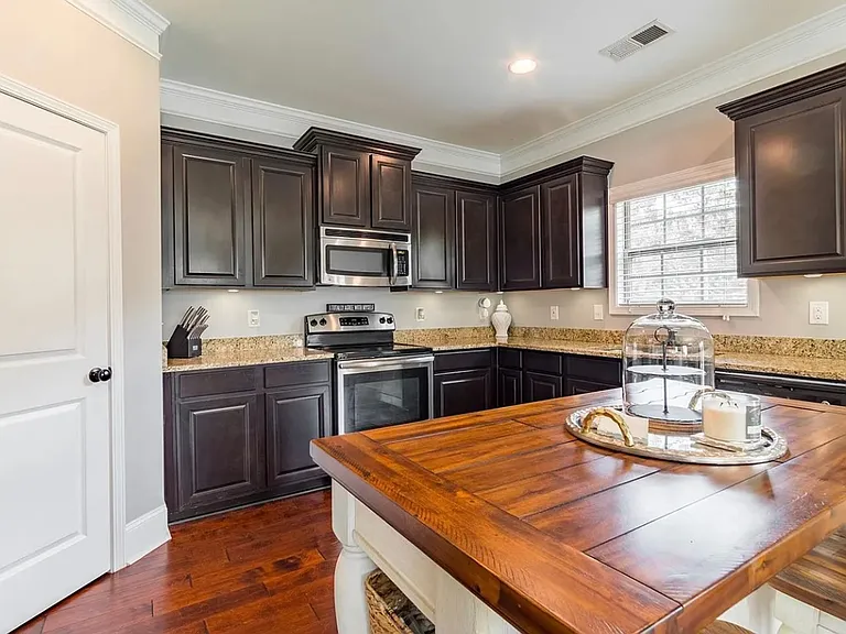322 Tufton Ct — Photo 11