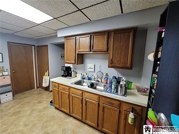 3rd image of 120 Williams St