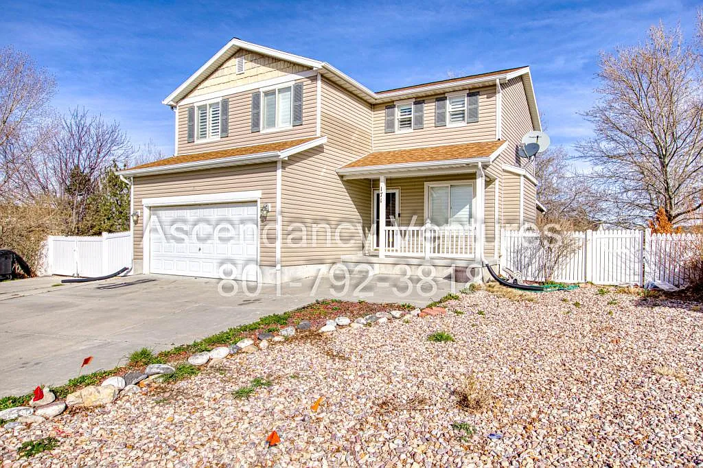 171 Calais Ln Suite A — Photo 1