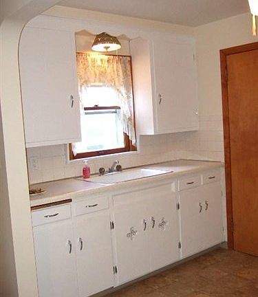 3rd image of 4745 E 90th St