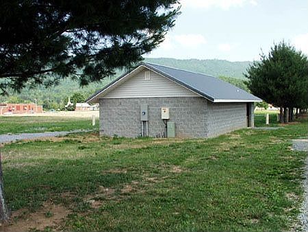 3rd image of 5050 Horseshoe Dr
