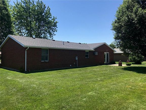 2nd image of 760 Magnolia Dr