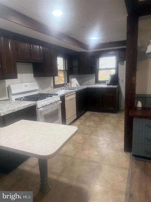 2 bed, 1.0 bath, 1000 sqft, $1,395 — Photo 4