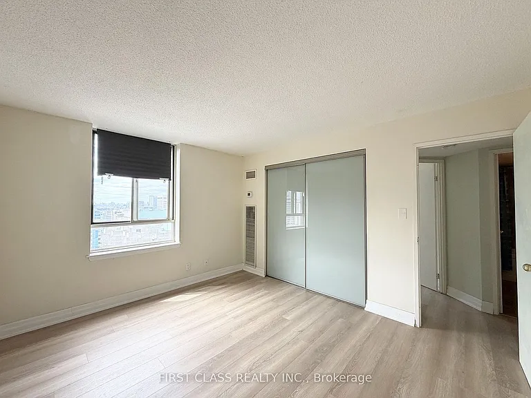 633 Bay St #2516 — Photo 30