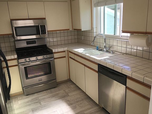 2nd image of 4455 Rockland Pl APT 4