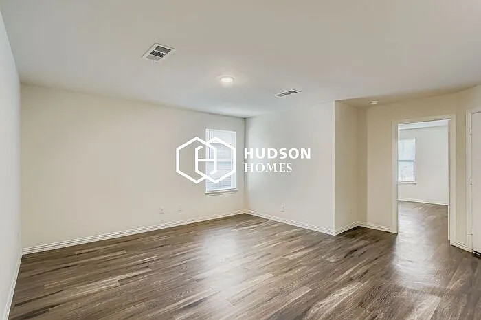 8350 Tidwell Rd #B — Photo 4