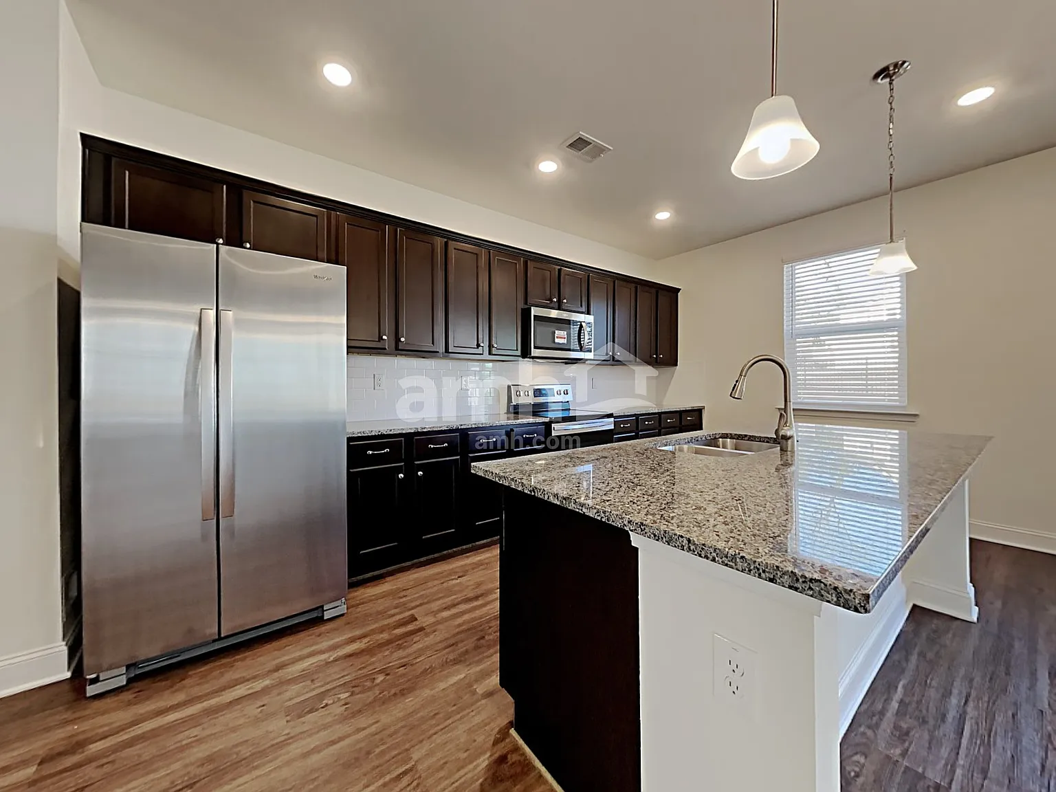 5 bed, 3.0 bath, 2407 sqft, $2,730 — Photo 3