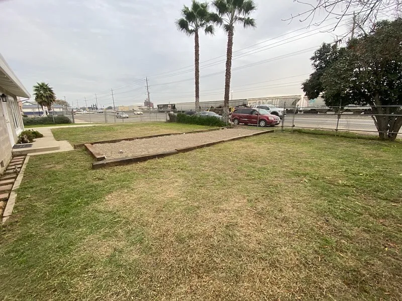 Yosemite Blvd, Modesto — Photo 4