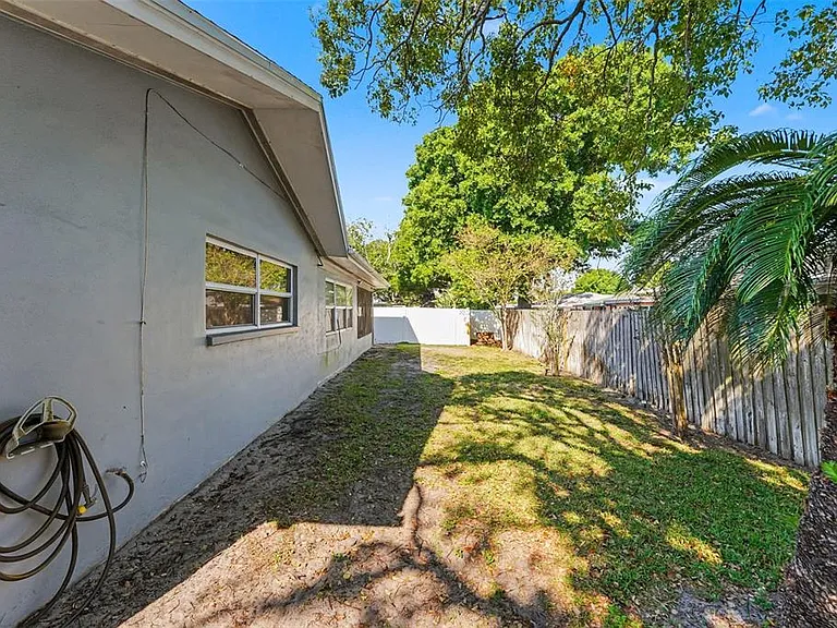 2561 Blackwood Cir — Photo 24