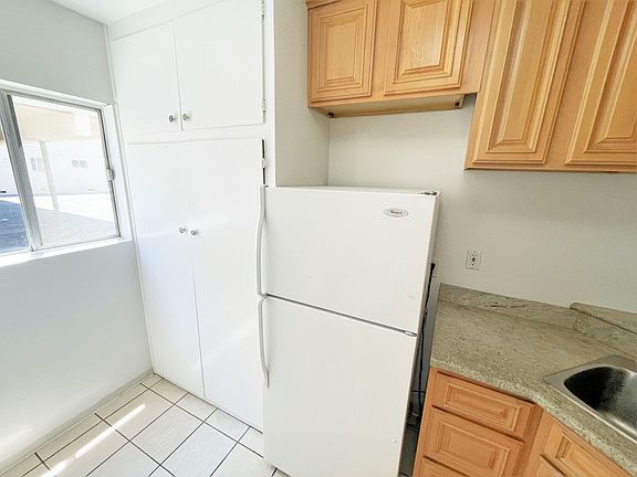 5th image of 5147 Denny Ave #3