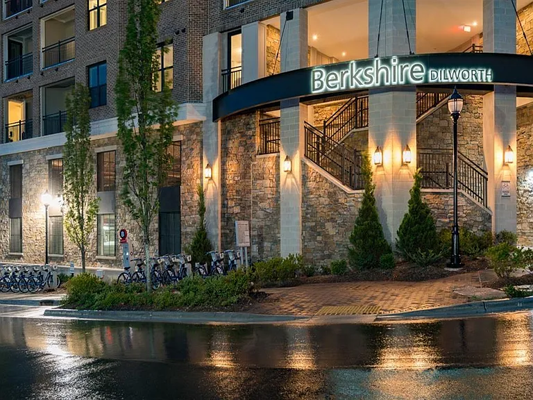 Berkshire Dilworth — Photo 9
