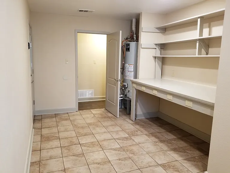 900 Rivercrest Blvd — Photo 3