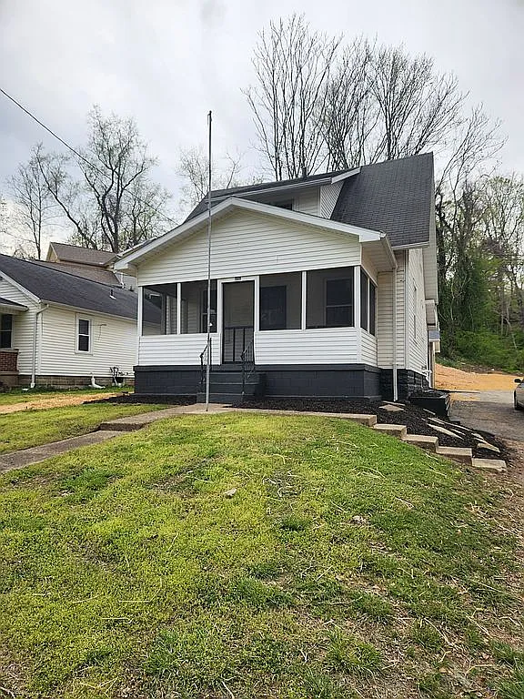 370 Belleview Ave photo 1