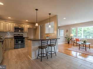 16 Hannum Dr, Coatesville, PA 19320