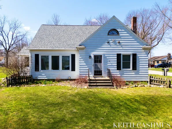 607 Jefferson Rd, Hopkins, MI 49328