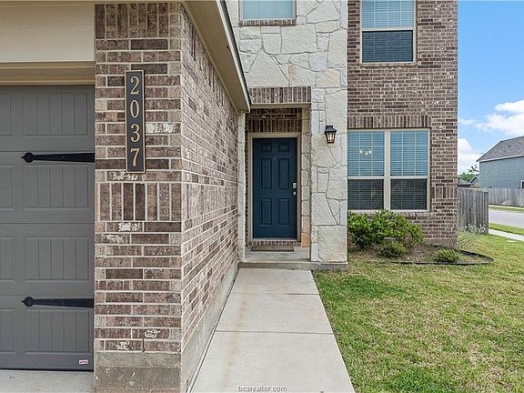 3rd image of 2037 Polmont Dr