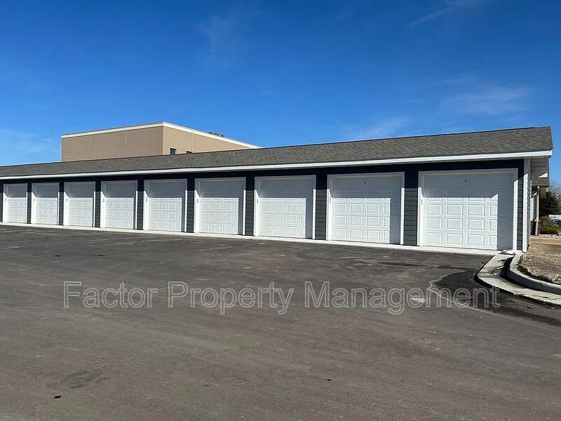 Building Photo - 2090 Carlson Dr #117