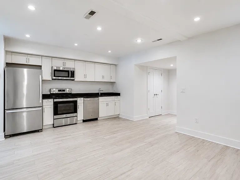 727 Quebec Pl NW #B — Photo 14