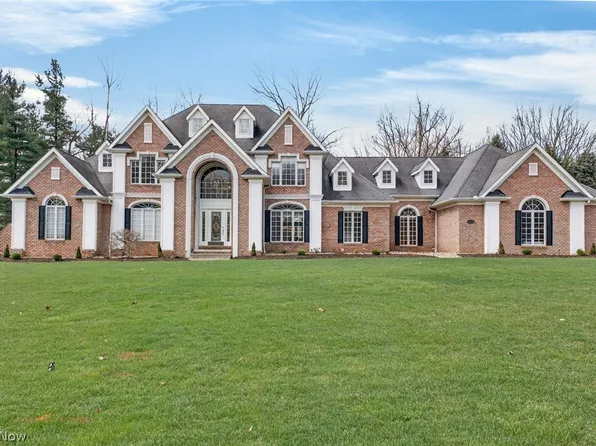 5502 Deer Pines Dr, Clinton, OH 44216