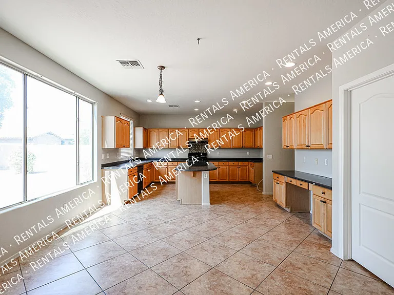 1155 E Winchester Pl — Photo 17