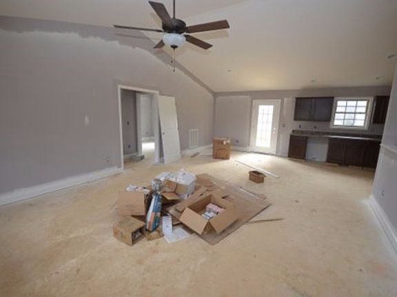 3rd image of 221 Parsley St