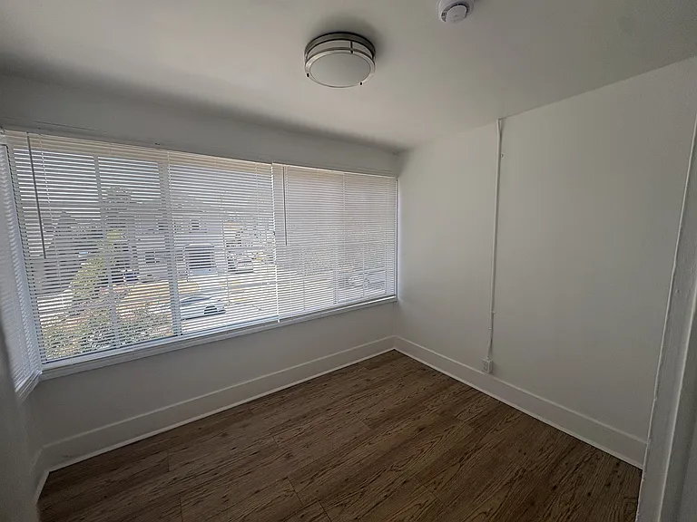 950 S New Hampshire Ave — Photo 10