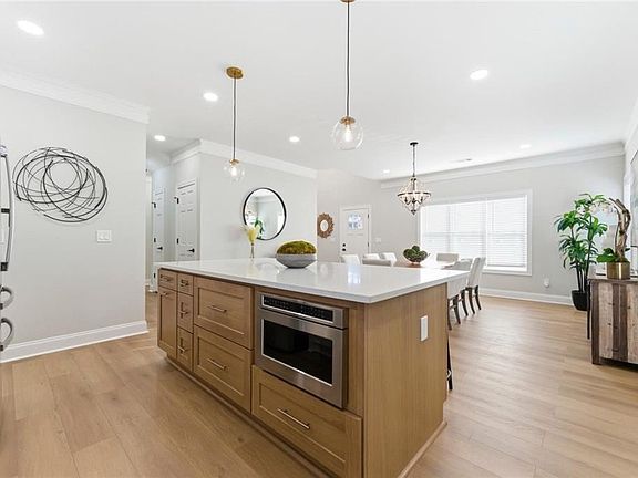 5th image of 2990 Shallowford Rd NE