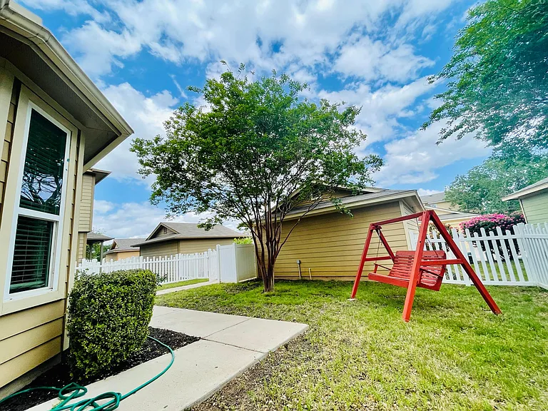 719 Heritage Springs Trl — Photo 31