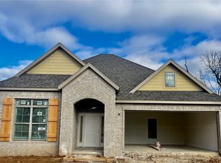 3036 E Coolridge St, Fayetteville, AR 72701