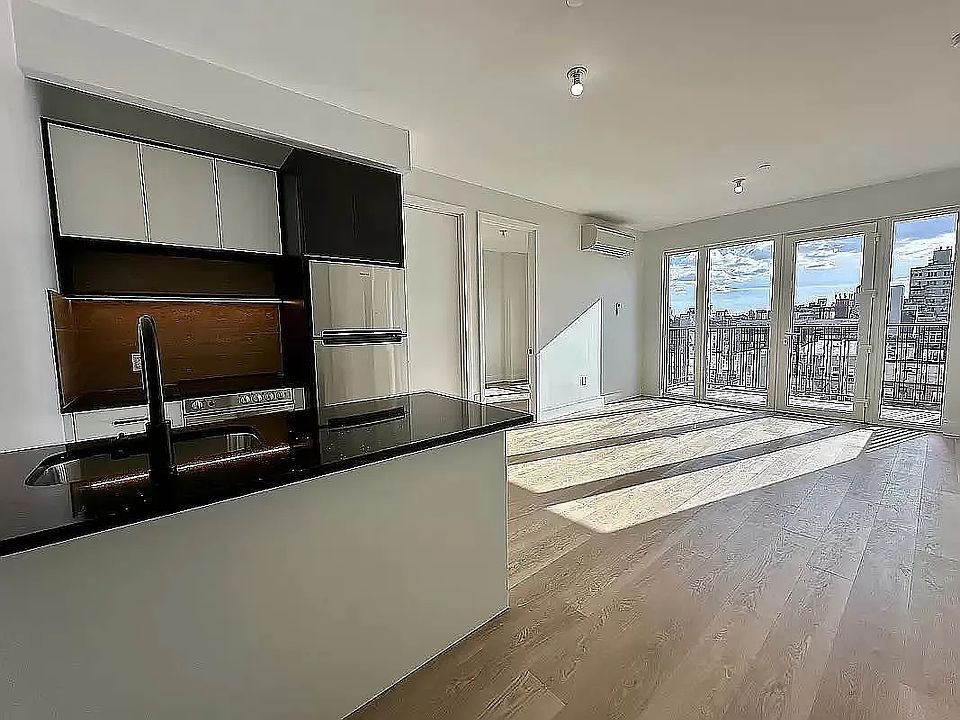 1st image of 146 Frost St APT 3